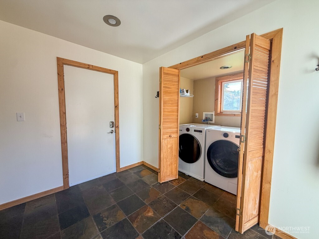 5916 207th Place SW, Lynnwood, WA 98036