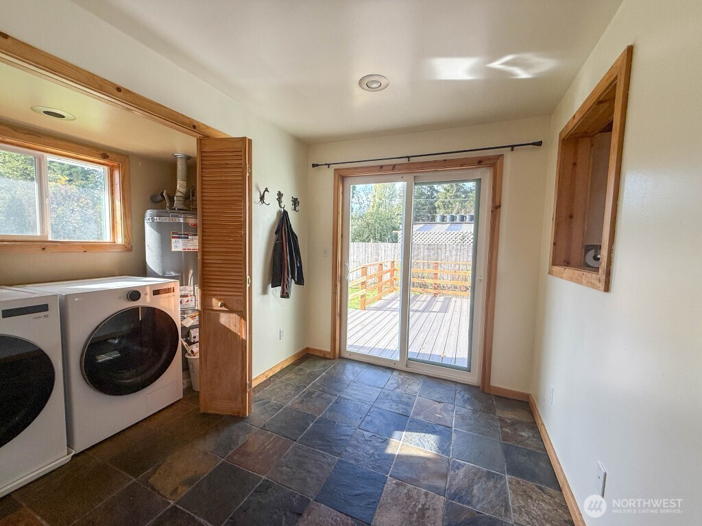 5916 207th Place SW, Lynnwood, WA 98036