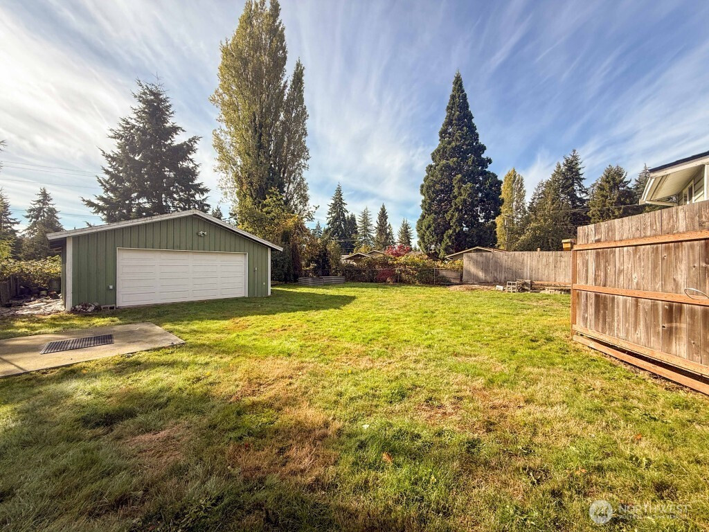 5916 207th Place SW, Lynnwood, WA 98036