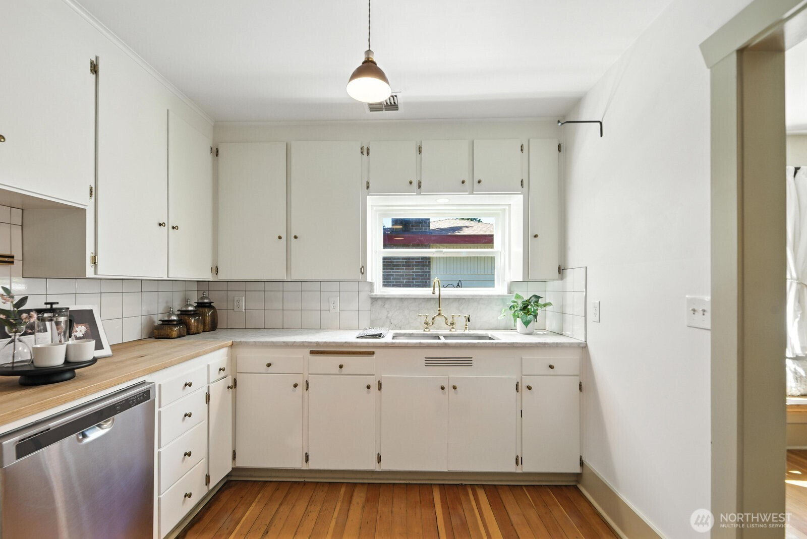 7936 29th Avenue SW, Seattle, WA 98126