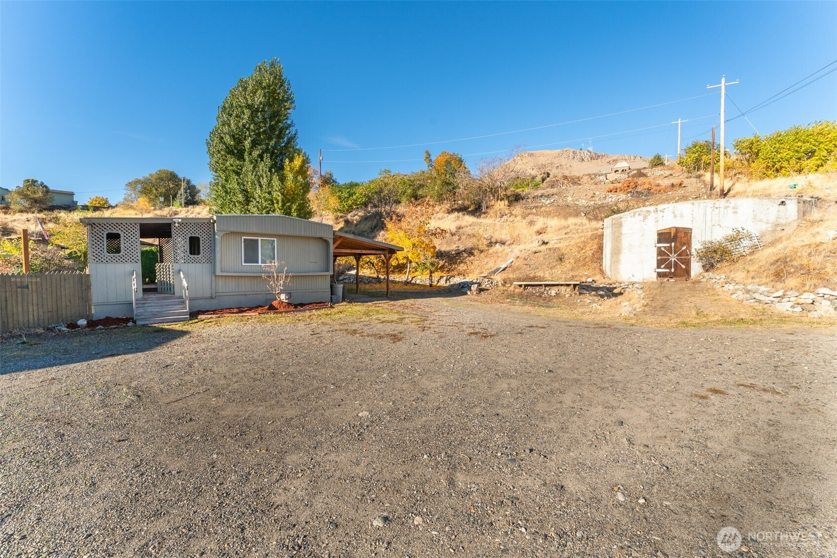 271 Chestnut Street, Chelan Falls, WA 98817