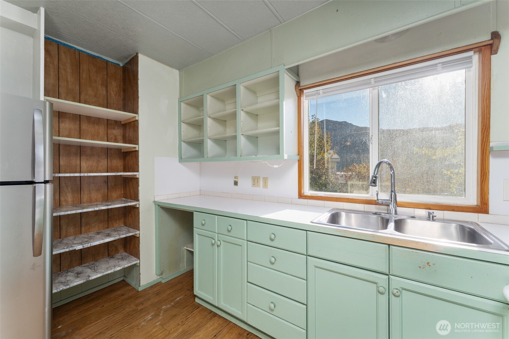 271 Chestnut Street, Chelan Falls, WA 98817