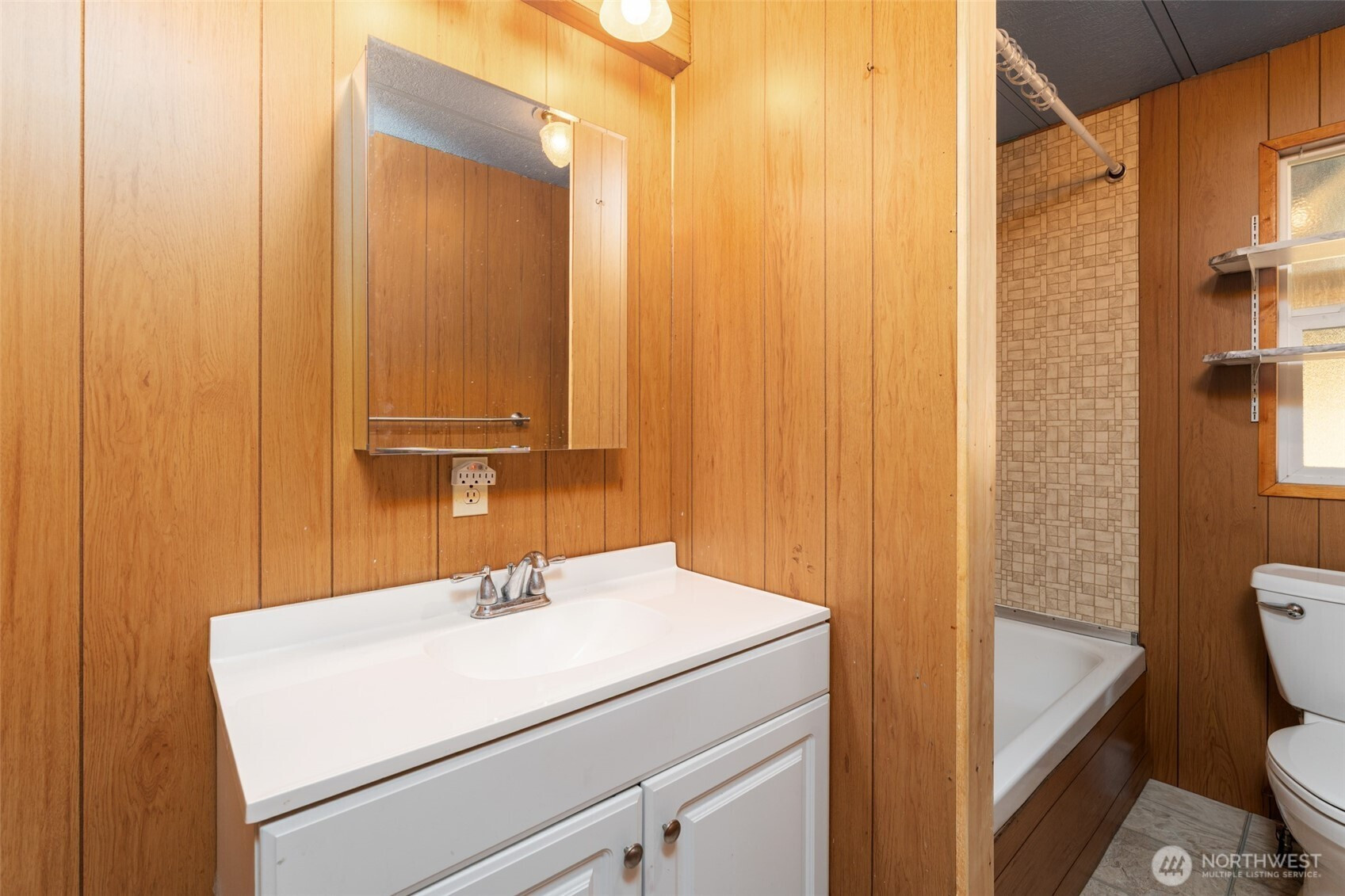 271 Chestnut Street, Chelan Falls, WA 98817