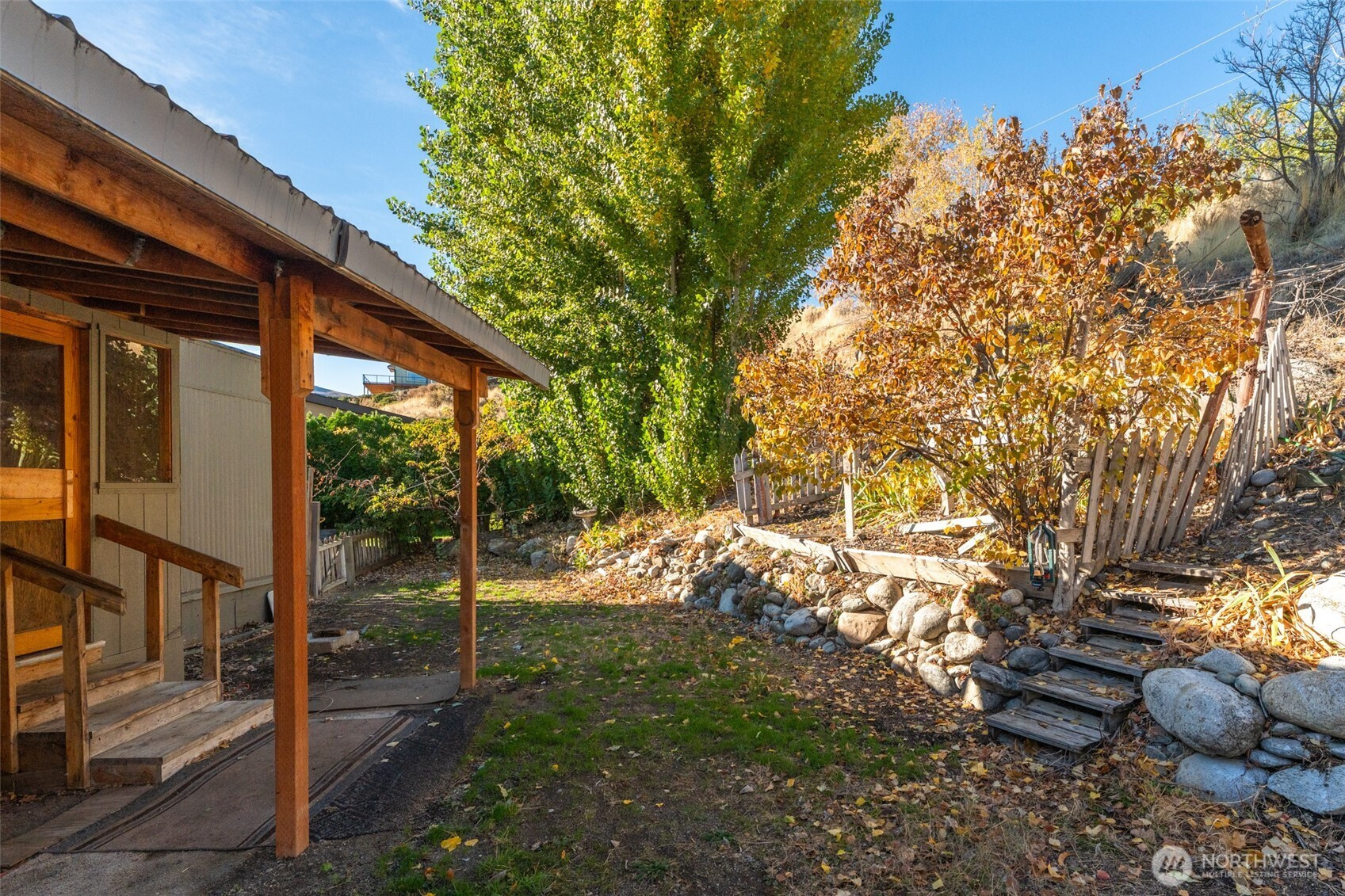 271 Chestnut Street, Chelan Falls, WA 98817
