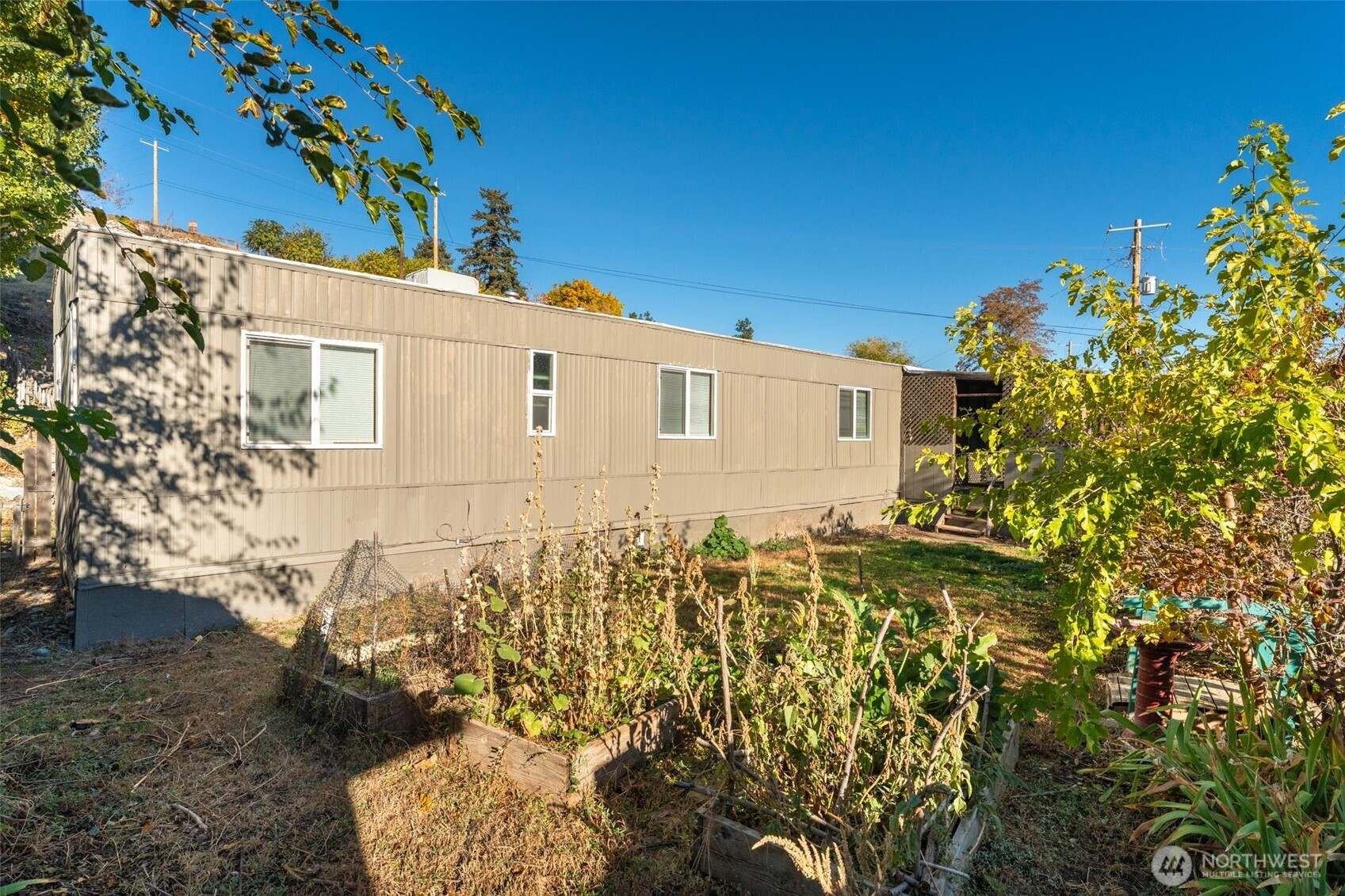 271 Chestnut Street, Chelan Falls, WA 98817