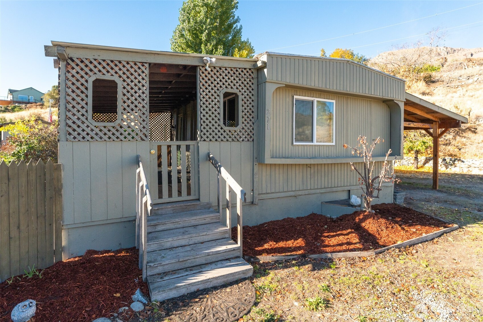 271 Chestnut Street, Chelan Falls, WA 98817