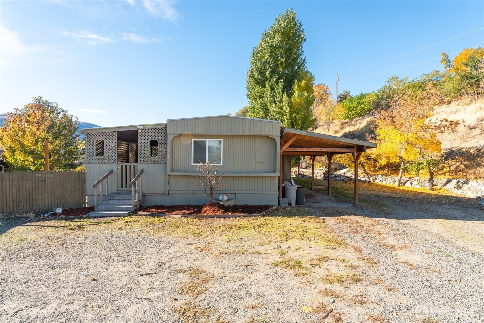 271 Chestnut Street, Chelan Falls, WA 98817