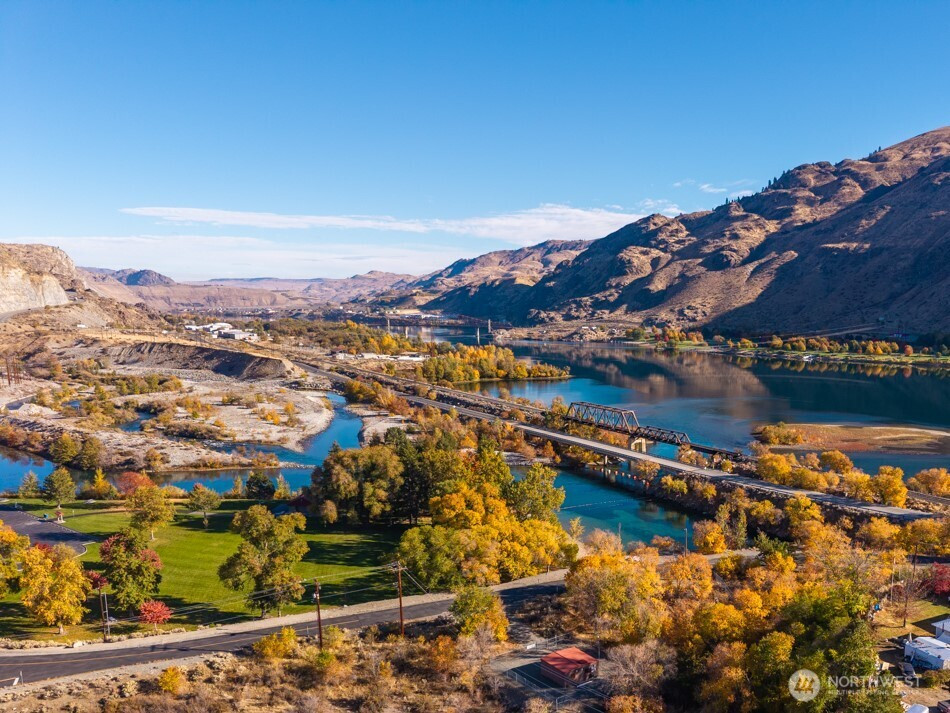 271 Chestnut Street, Chelan Falls, WA 98817