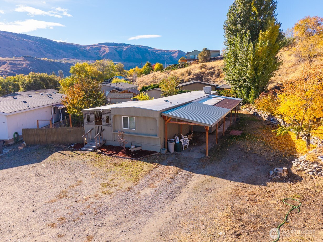 271 Chestnut Street, Chelan Falls, WA 98817