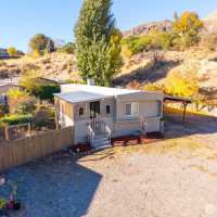 271 Chestnut Street, Chelan Falls, WA 98817
