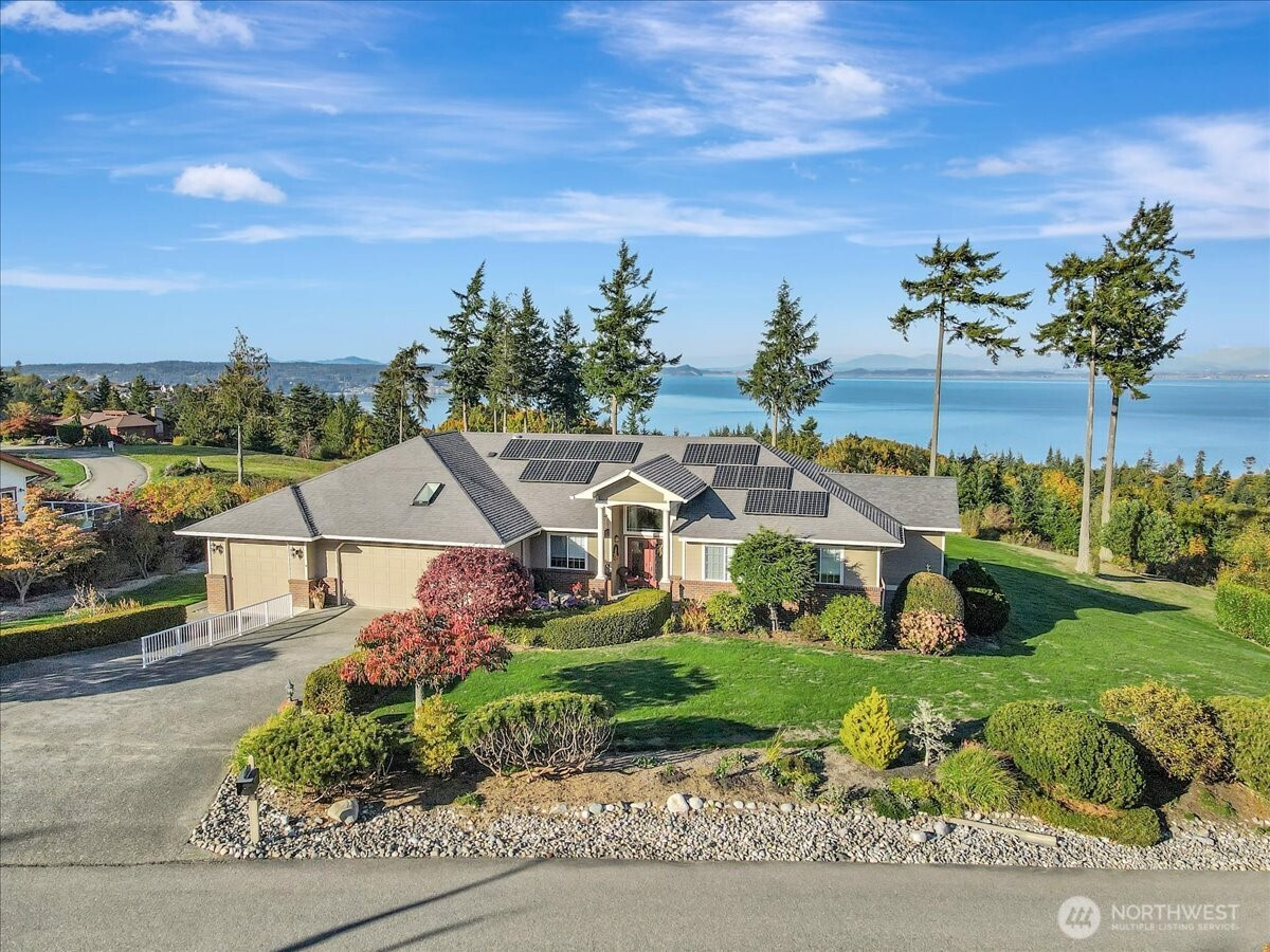 887 Cambell Drive, Camano Island, WA 98282