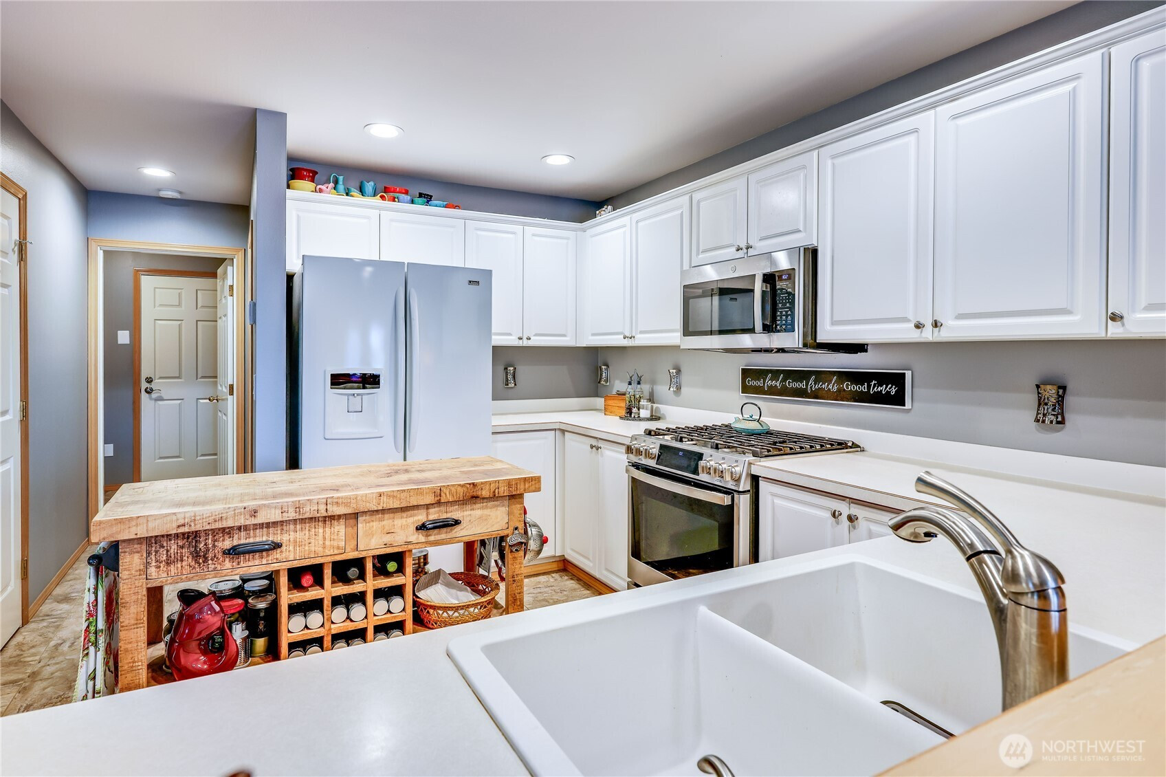 9672 Long Point Lane NW, Silverdale, WA 98383