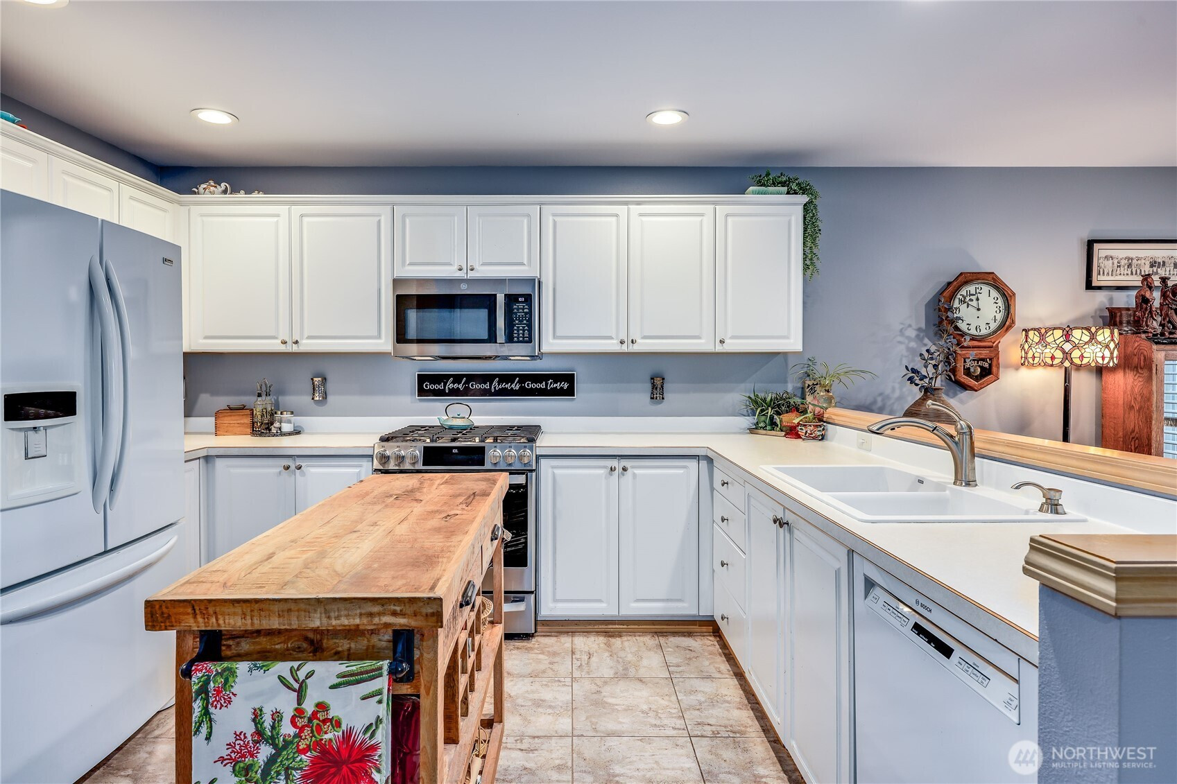 9672 Long Point Lane NW, Silverdale, WA 98383