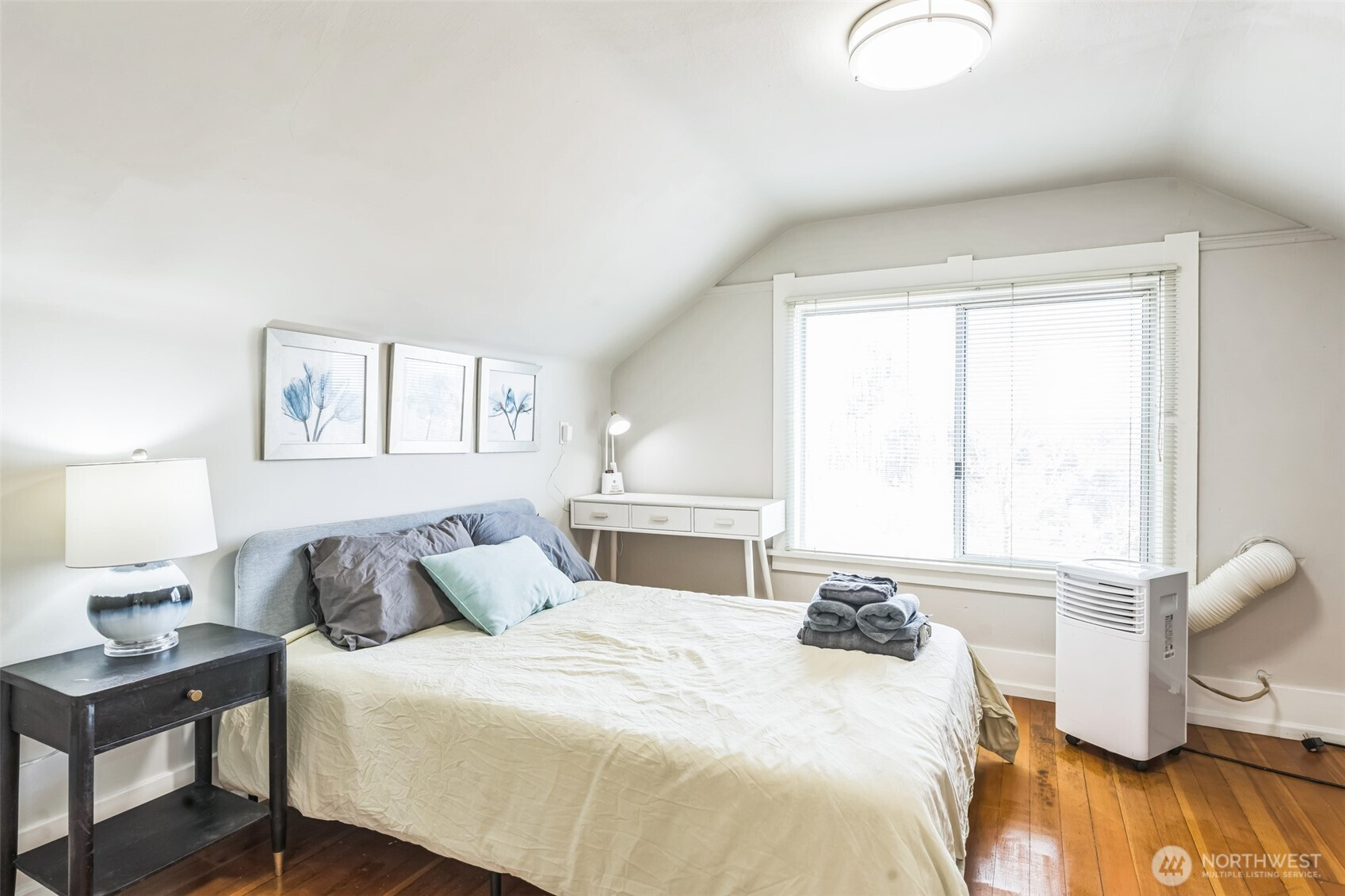 4812 Aurora Avenue, Seattle, WA 98103