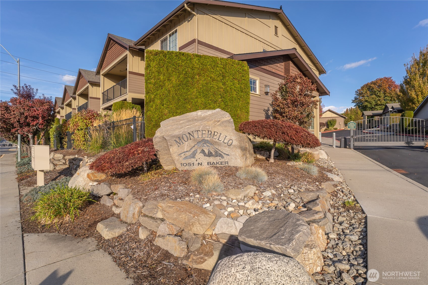 1051 N Baker Avenue, East Wenatchee, WA 98802
