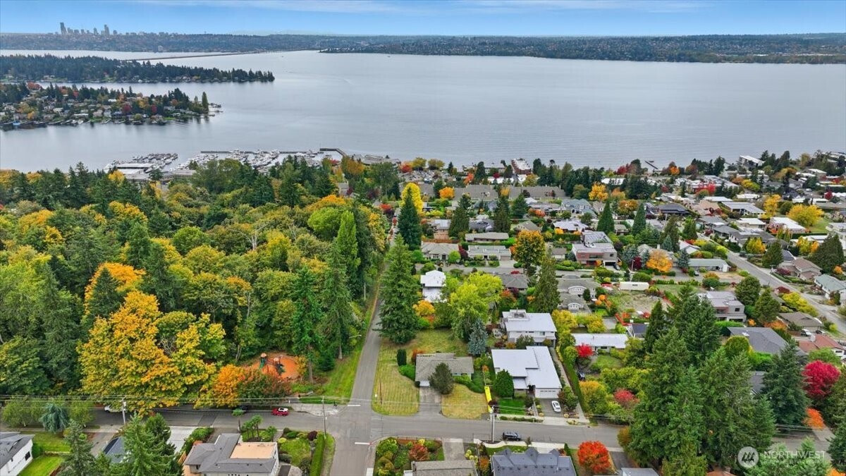 5501 106th Avenue NE, Kirkland, WA 98033