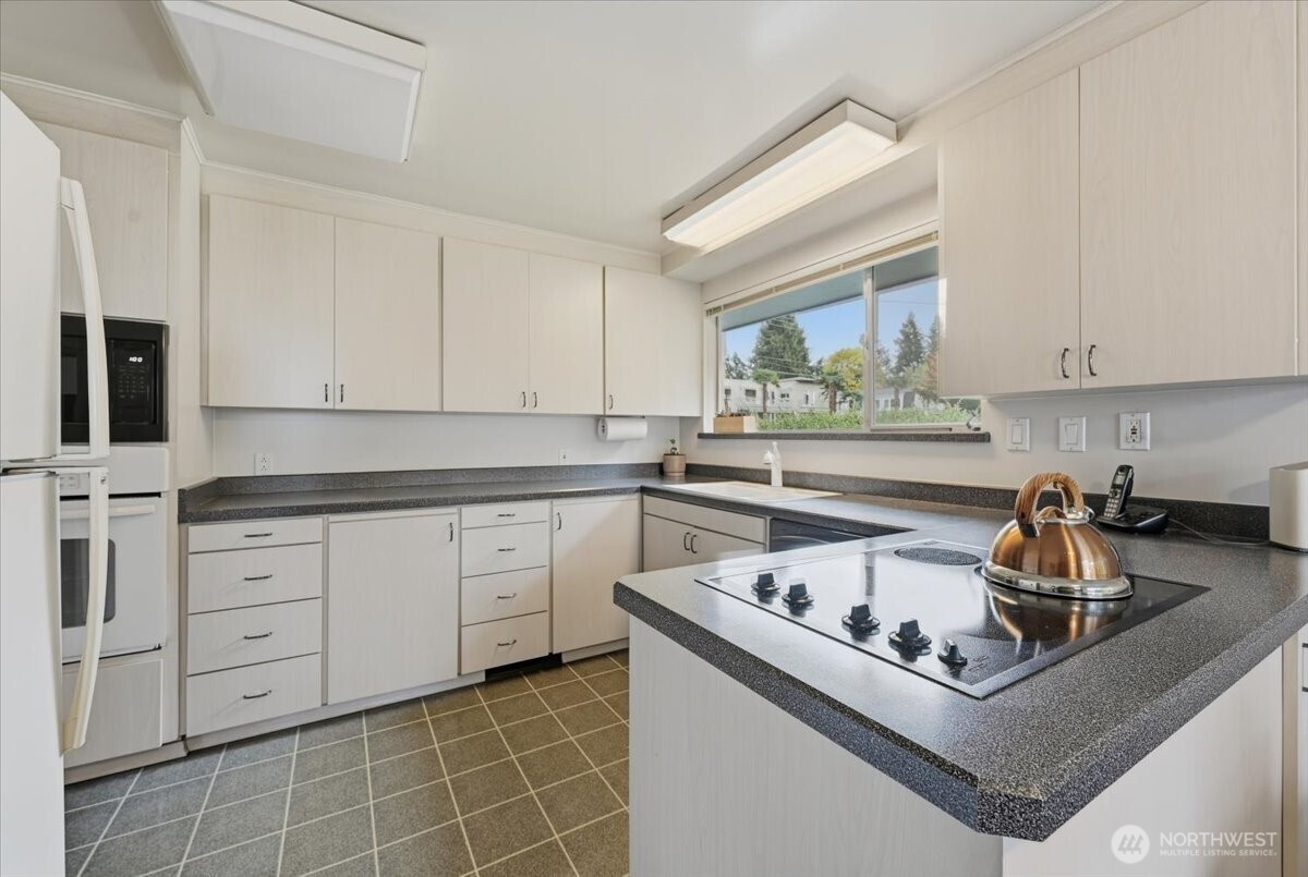 5501 106th Avenue NE, Kirkland, WA 98033