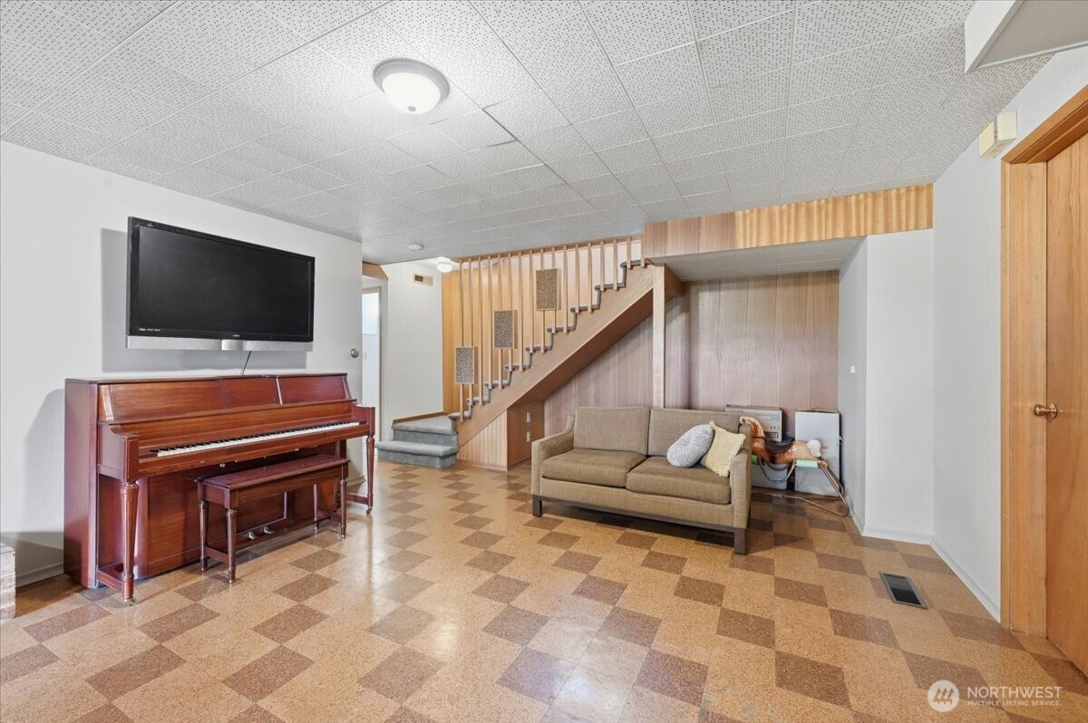 5501 106th Avenue NE, Kirkland, WA 98033