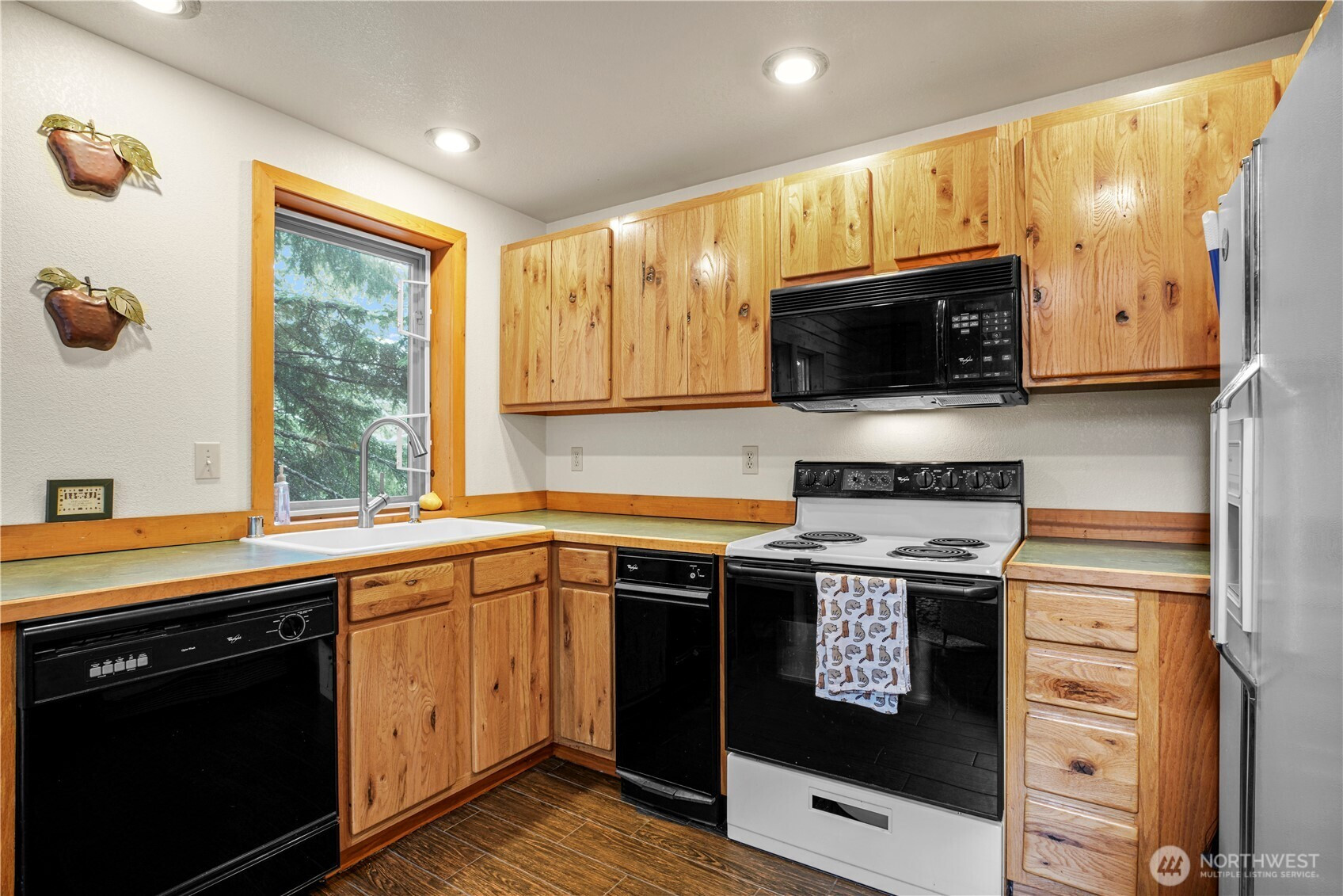 180 Chomonix Place, Snoqualmie Pass, WA 98068