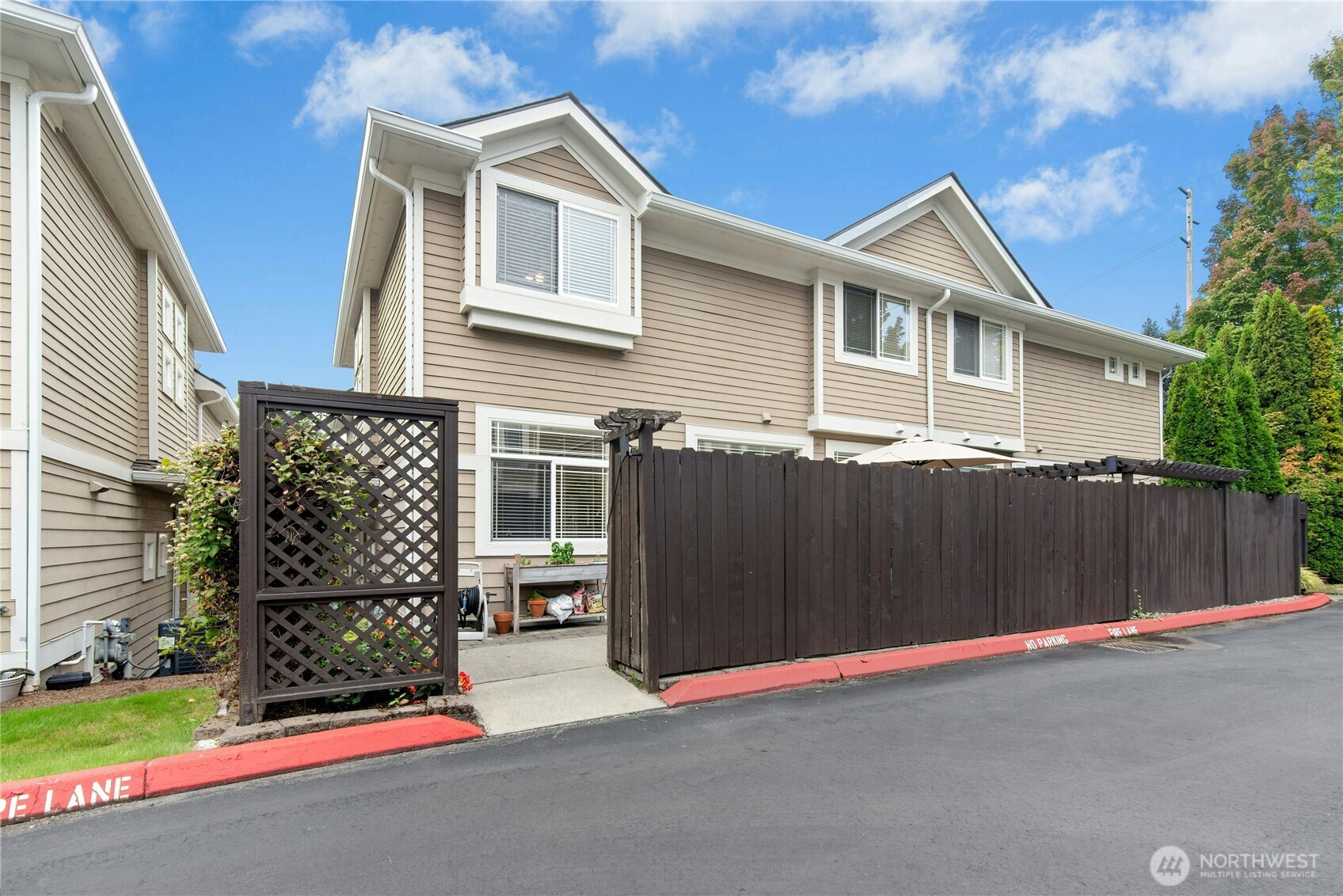 8630 113th Lane NE, Kirkland, WA 98033