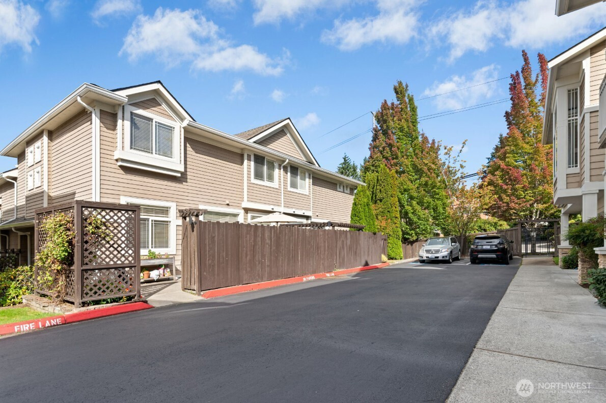 8630 113th Lane NE, Kirkland, WA 98033