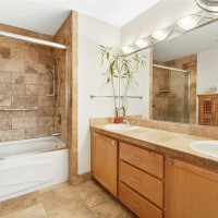 8630 113th Lane NE, Kirkland, WA 98033