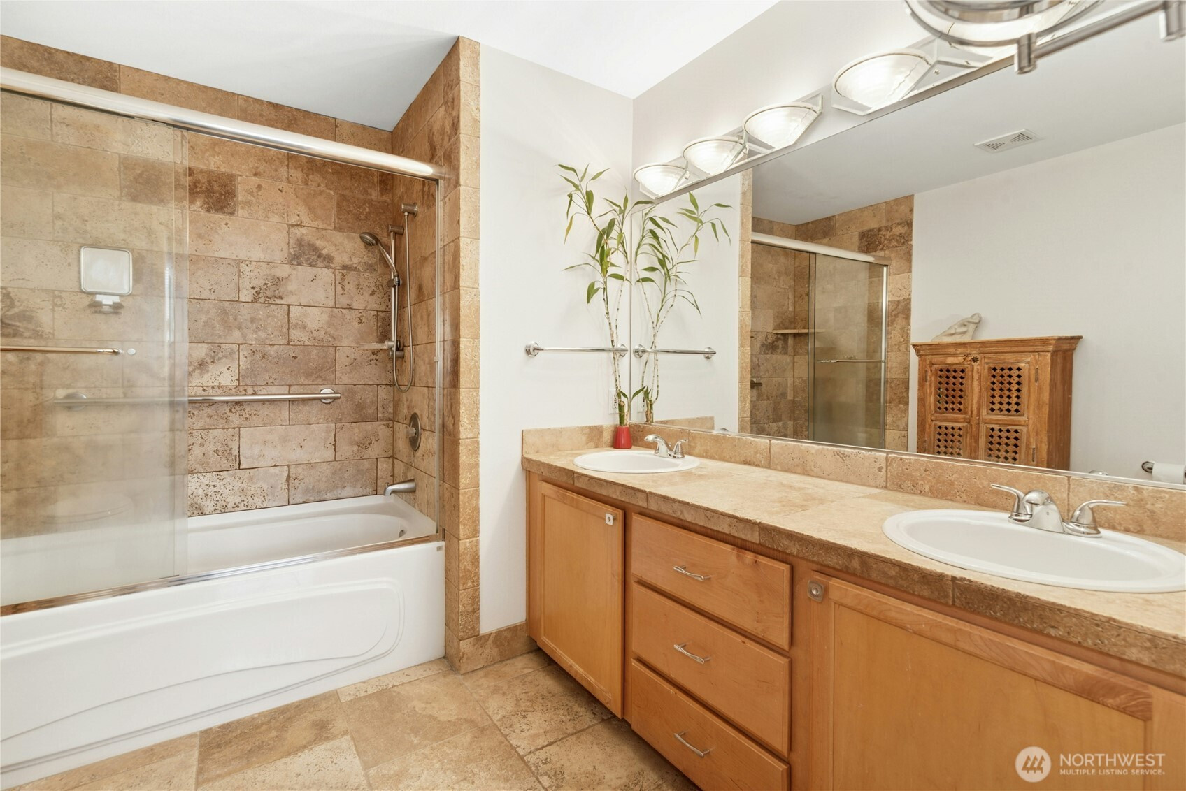 8630 113th Lane NE, Kirkland, WA 98033