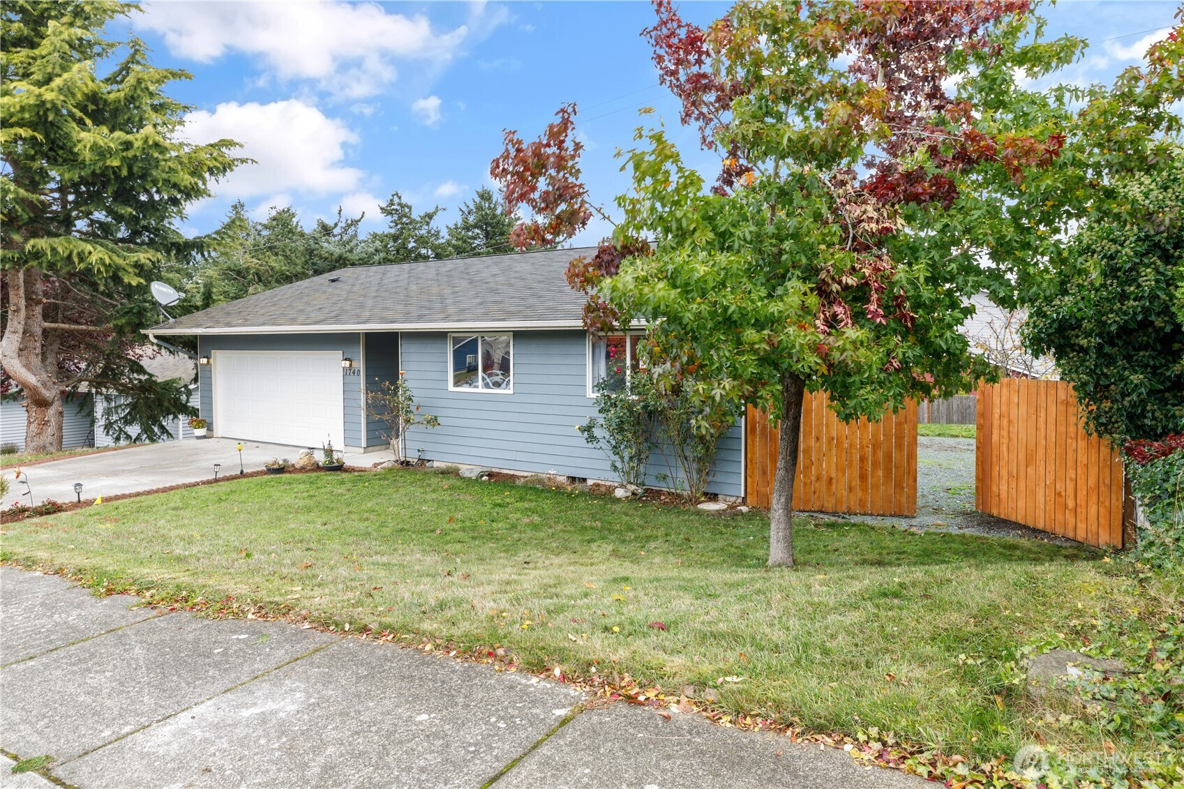 1740 SW Nienhuis Street, Oak Harbor, WA 98277