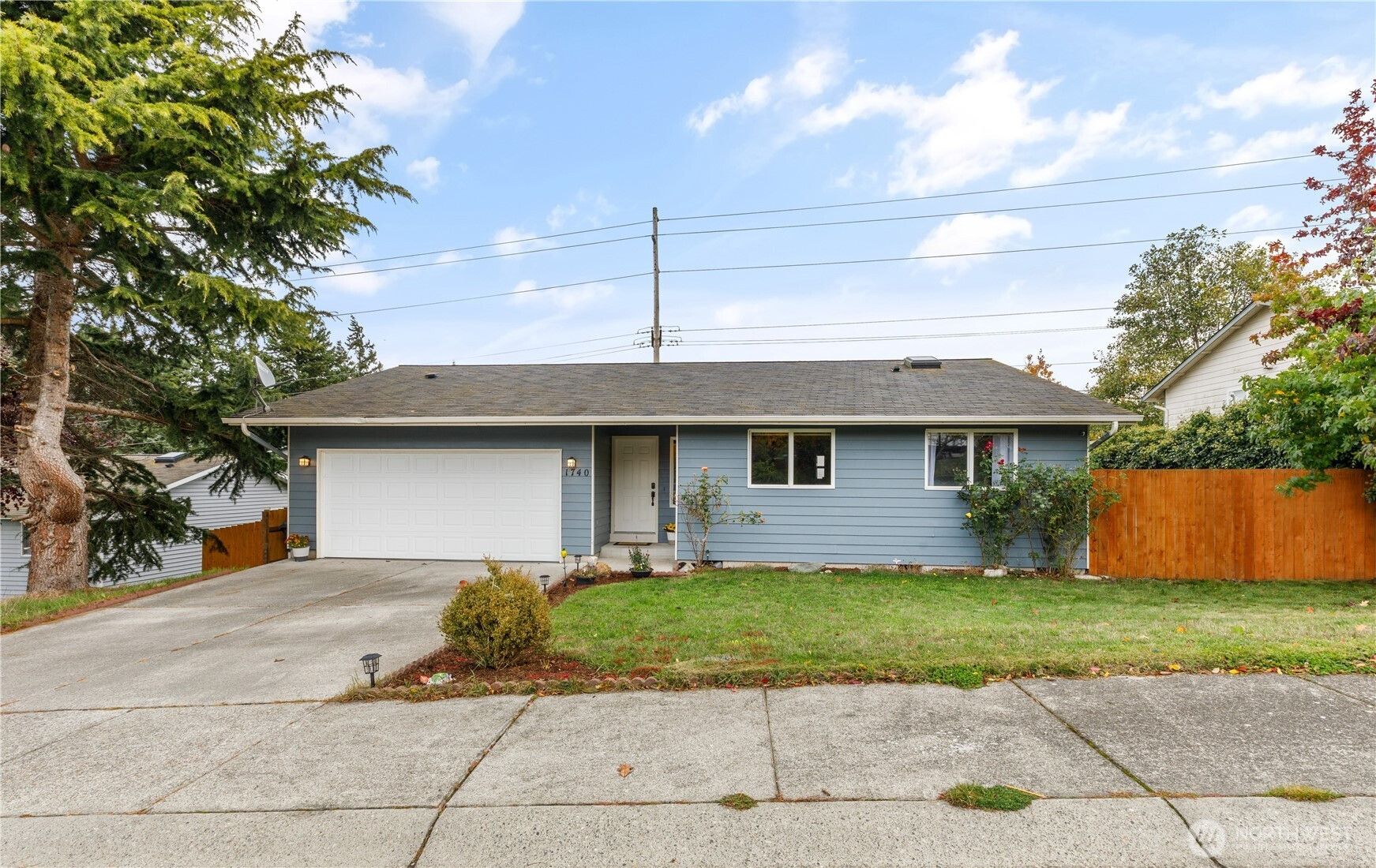 1740 SW Nienhuis Street, Oak Harbor, WA 98277