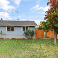 1740 SW Nienhuis Street, Oak Harbor, WA 98277