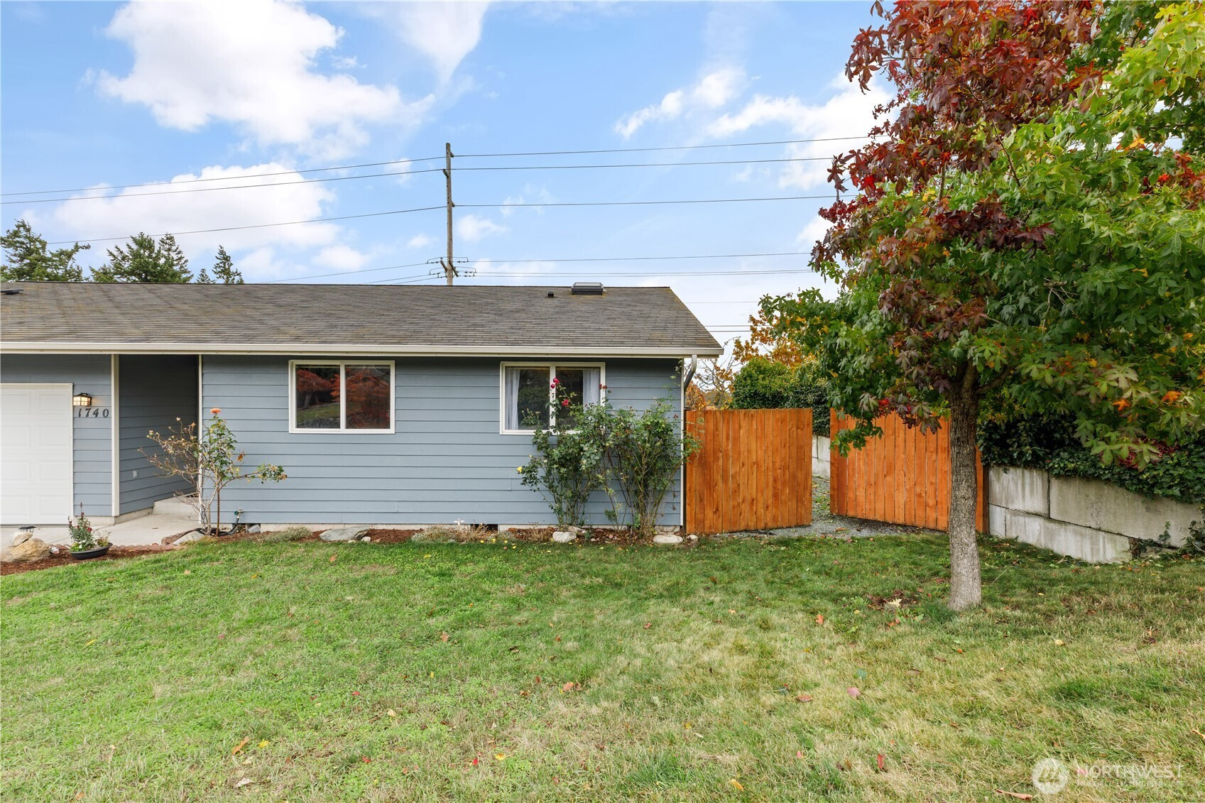 1740 SW Nienhuis Street, Oak Harbor, WA 98277