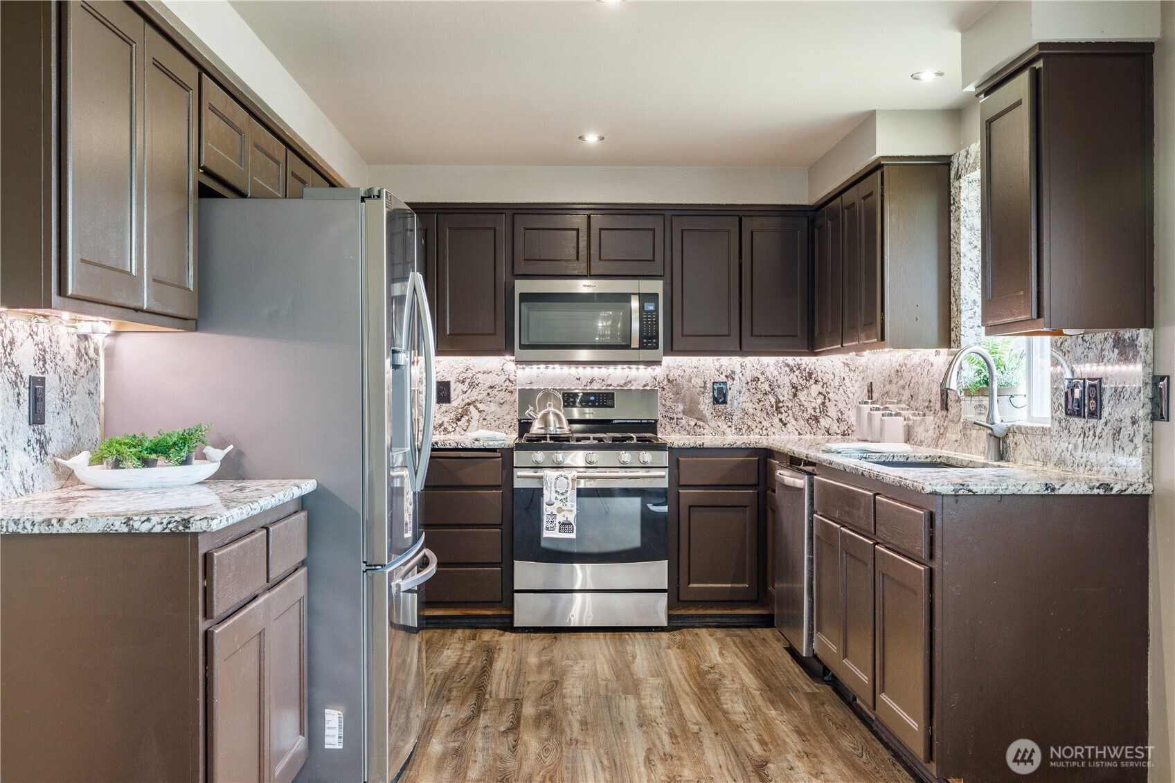 1740 SW Nienhuis Street, Oak Harbor, WA 98277