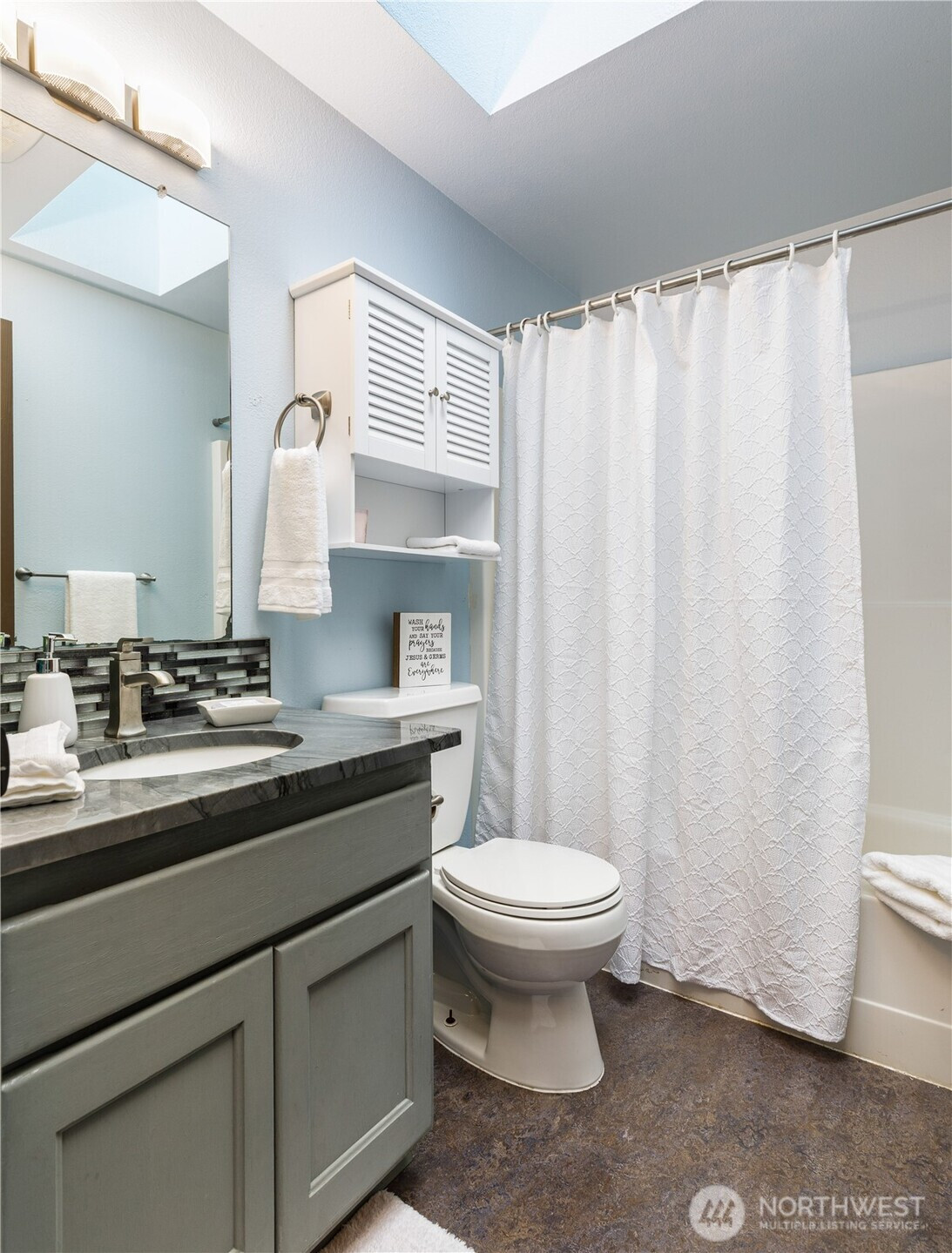 1740 SW Nienhuis Street, Oak Harbor, WA 98277