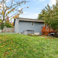 1740 SW Nienhuis Street, Oak Harbor, WA 98277