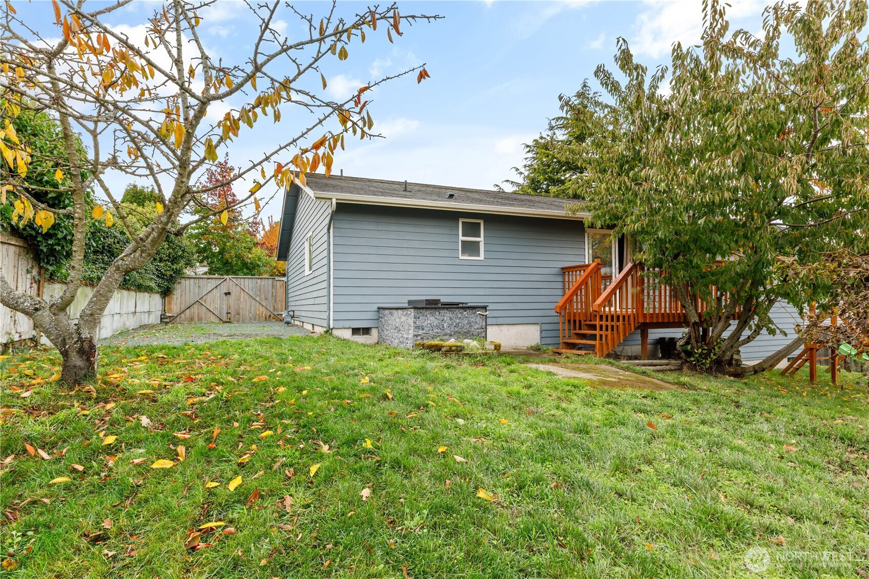 1740 SW Nienhuis Street, Oak Harbor, WA 98277