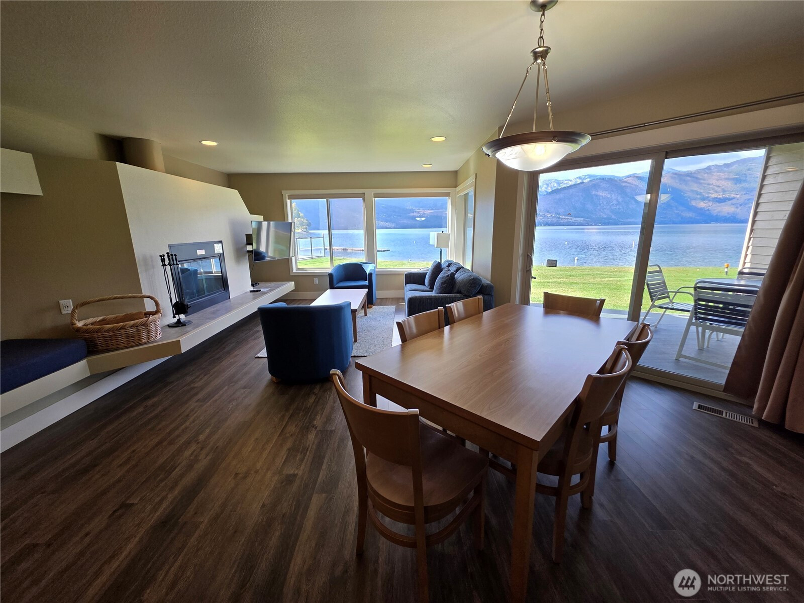 1 Lakeside 702-G, Manson, WA 98831