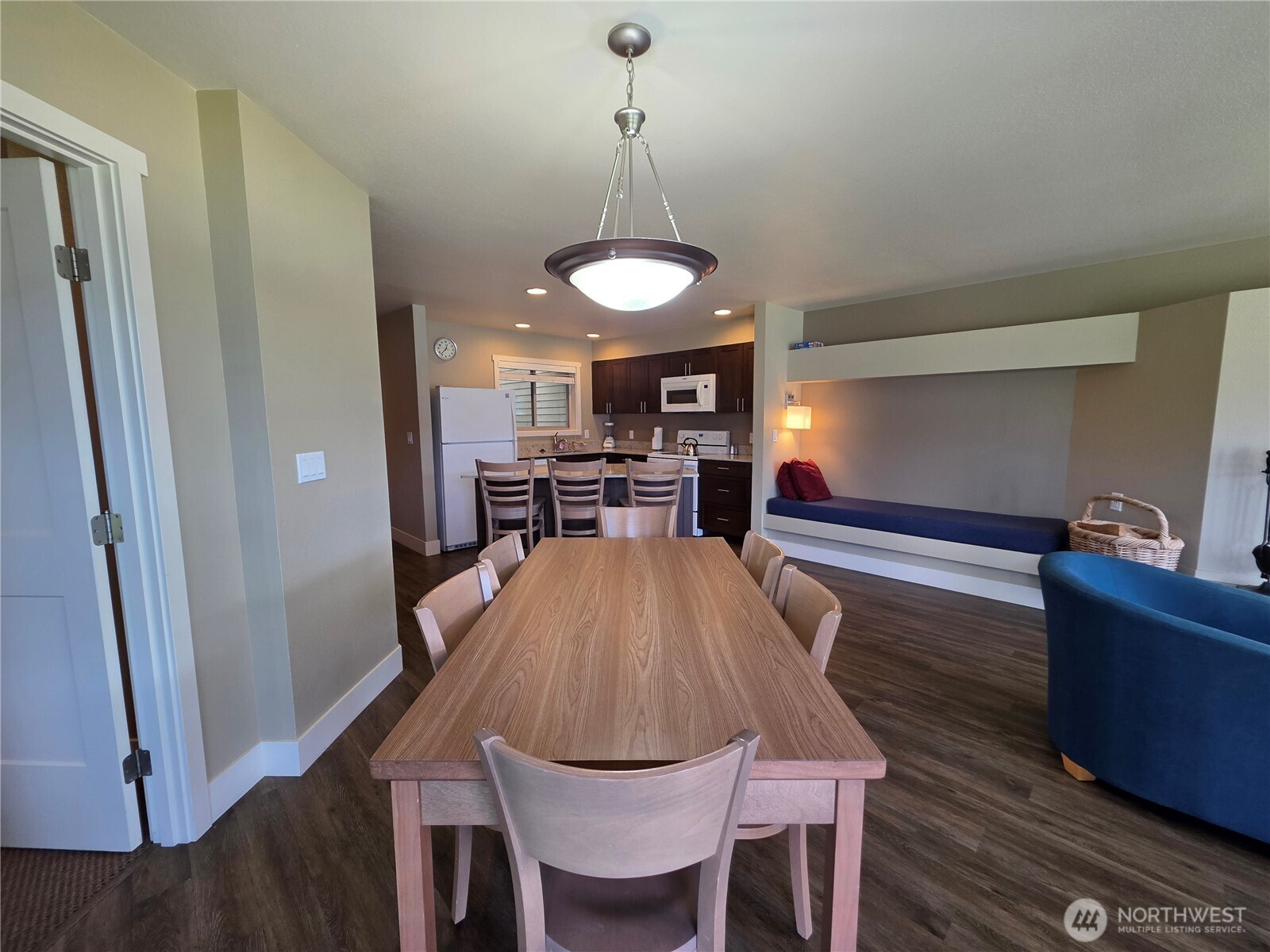 1 Lakeside 702-G, Manson, WA 98831