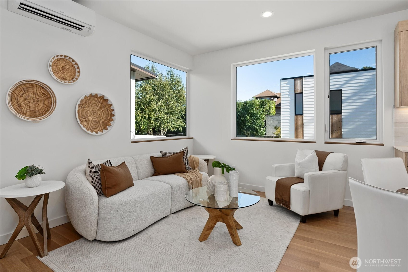 2214 Broadway E, Seattle, WA 98102