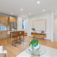 2214 Broadway E, Seattle, WA 98102