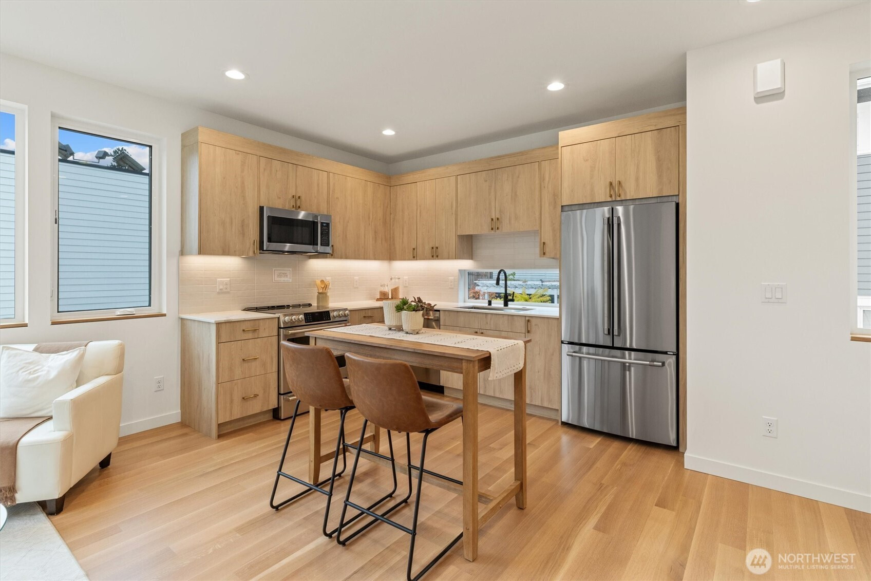 2214 Broadway E, Seattle, WA 98102