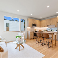 2214 Broadway E, Seattle, WA 98102