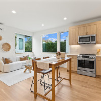 2214 Broadway E, Seattle, WA 98102