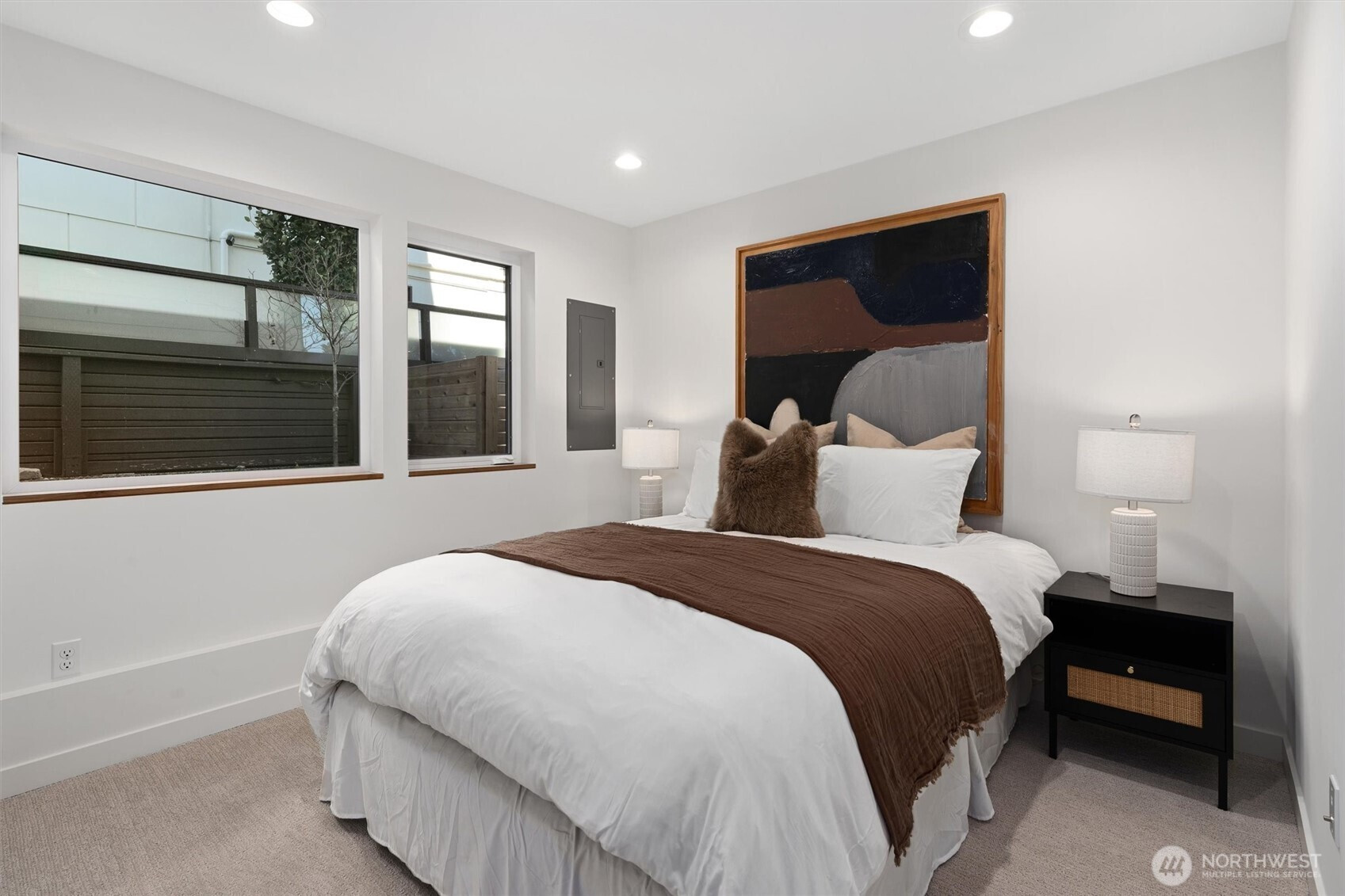 2214 Broadway E, Seattle, WA 98102