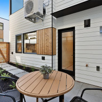 2214 Broadway E, Seattle, WA 98102