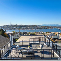 2214 Broadway E, Seattle, WA 98102