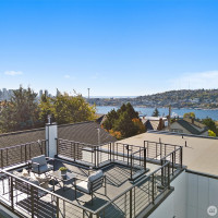 2214 Broadway E, Seattle, WA 98102