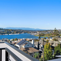 2214 Broadway E, Seattle, WA 98102