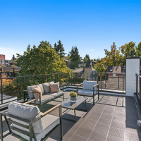 2214 Broadway E, Seattle, WA 98102