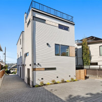 2214 Broadway E, Seattle, WA 98102