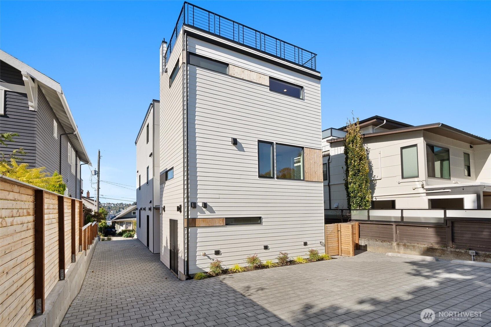 2214 Broadway E, Seattle, WA 98102